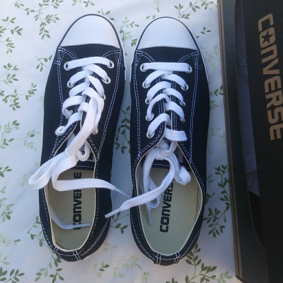Converse Chuck Taylor Dainty Low Top Sneakers - Picture 6 of 8